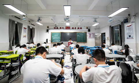 健康教室照明，助力現(xiàn)代化教學(xué)